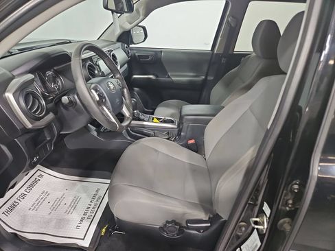 Used 2017 Toyota Tacoma SR5 w/ Tow Package AWD/4WD image 10