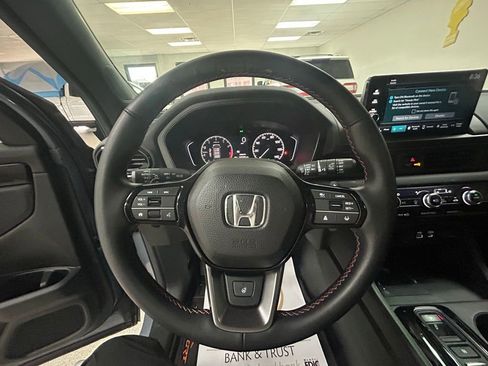 Certified 2025 Honda Pilot TrailSport image 10