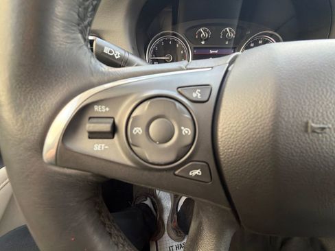 Used 2020 Buick Enclave Essence AWD/4WD image 16