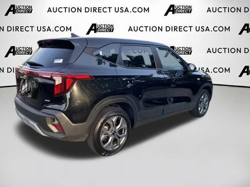 Used 2024 Kia Seltos LX AWD/4WD image 24