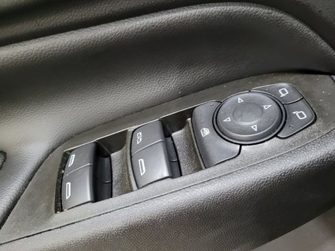 Used 2023 Chevrolet Equinox LT FWD image 27