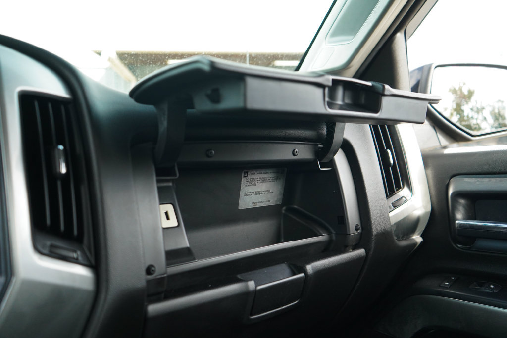 Used 2018 Chevrolet Silverado 1500 LT w/ All Star Edition AWD/4WD image 26