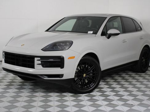 Certified 2024 Porsche Cayenne AWD/4WD image 35