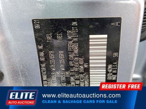 Used 2021 Toyota Highlander XLE image 25