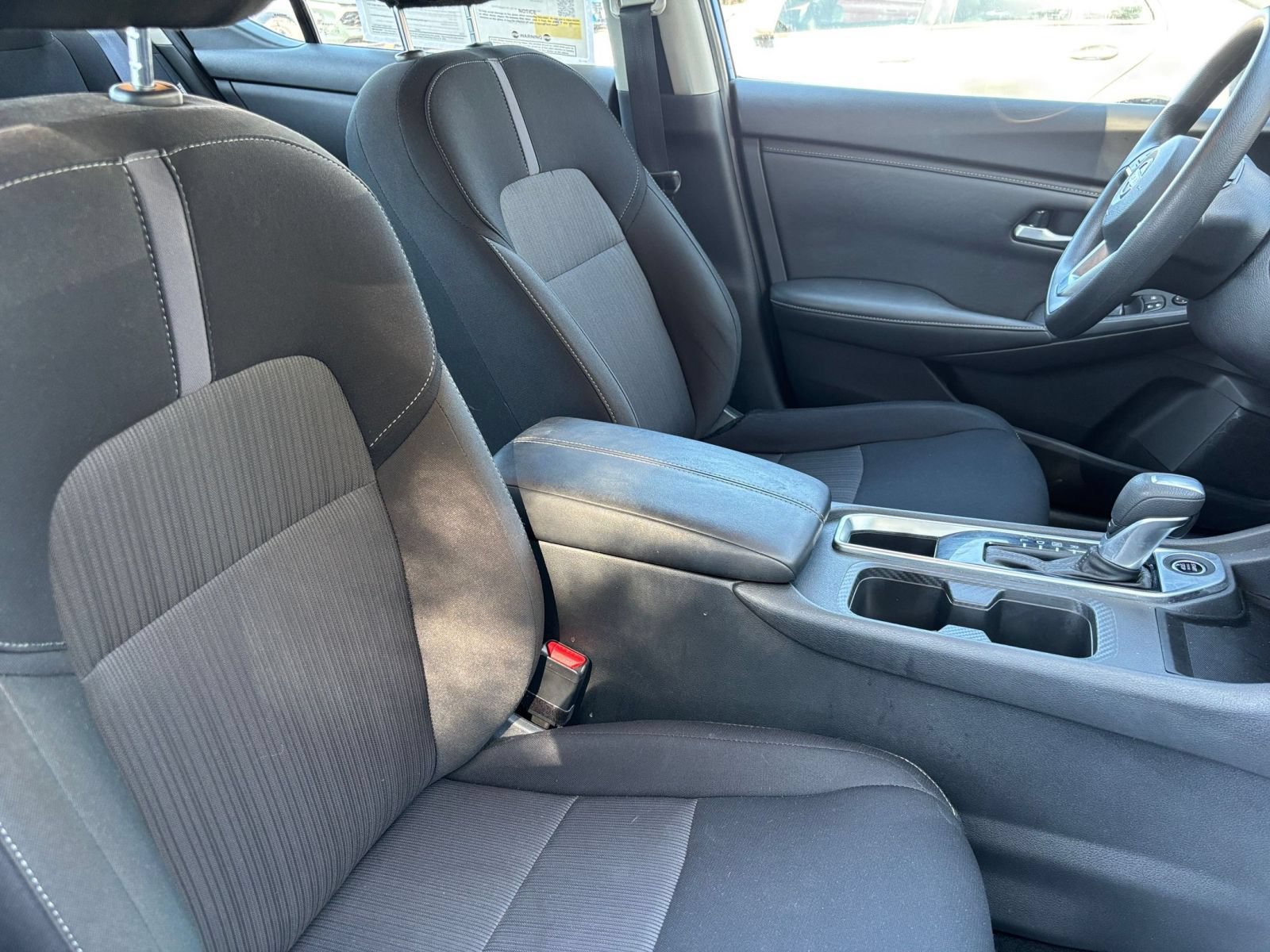 Used 2025 Nissan Sentra SV FWD image 33