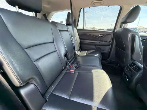 Used 2016 Honda Pilot Touring image 12