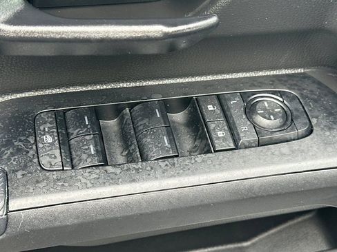 Used 2025 Toyota Tacoma SR5 image 12