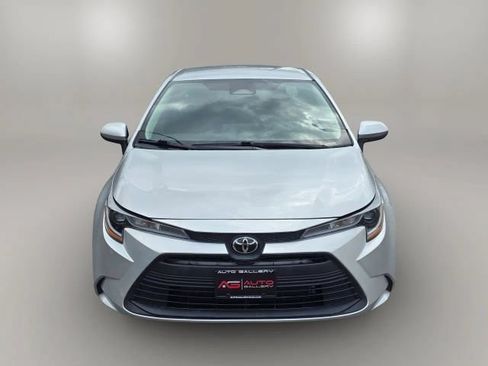 Used 2023 Toyota Corolla LE FWD image 2