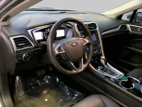 Used 2016 Ford Fusion SE w/ Equipment Group 202A FWD image 17