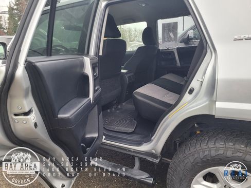 Used 2018 Toyota 4Runner 4WD image 12