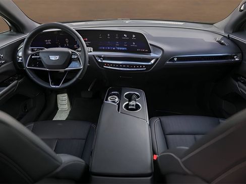 Certified 2024 Cadillac Lyriq Luxury image 23