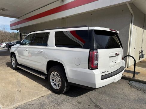 Used 2018 GMC Yukon XL SLT w/ Open Road Package image 19