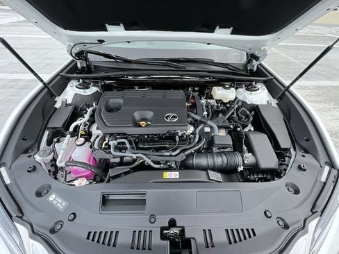 Used 2024 Lexus ES 300h w/ Premium Package FWD image 26