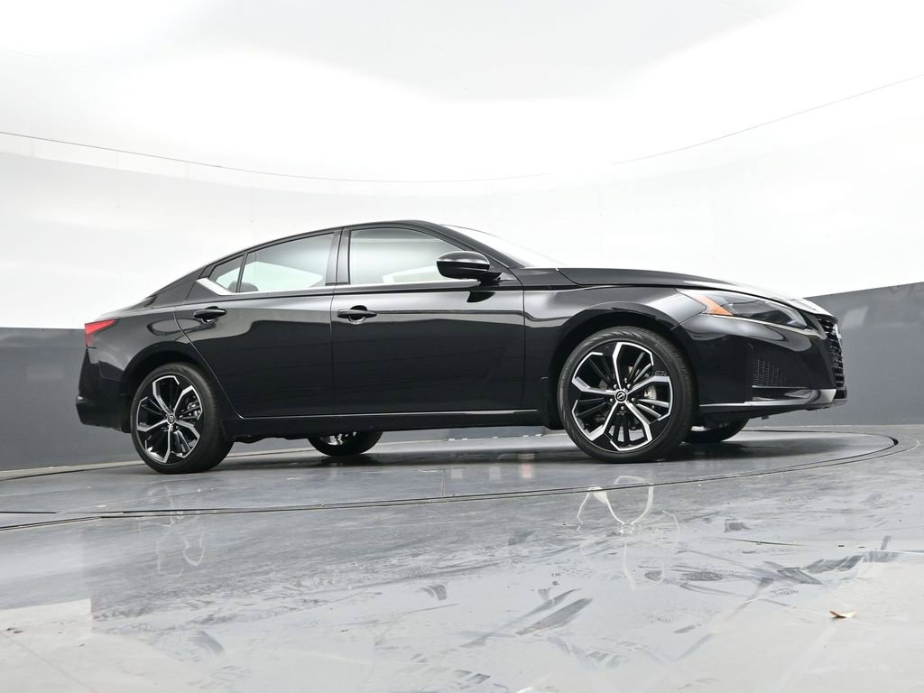 Certified 2025 Nissan Altima 2.5 SR AWD/4WD image 35