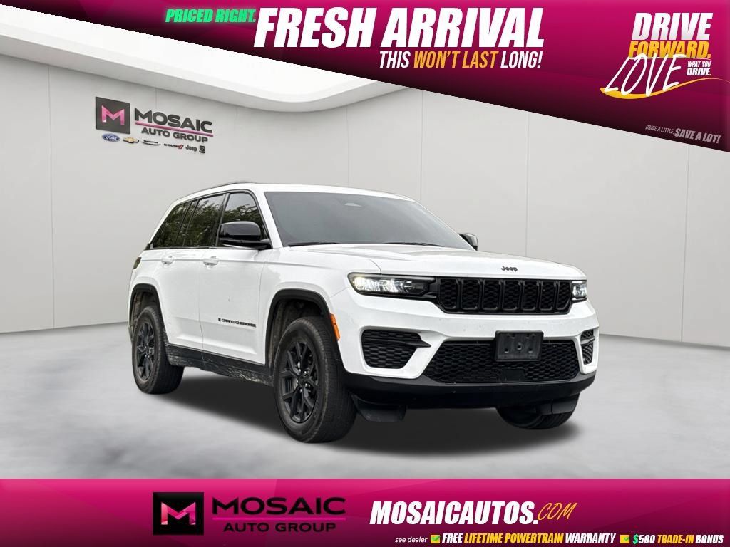 Used 2024 Jeep Grand Cherokee Altitude AWD/4WD image 1