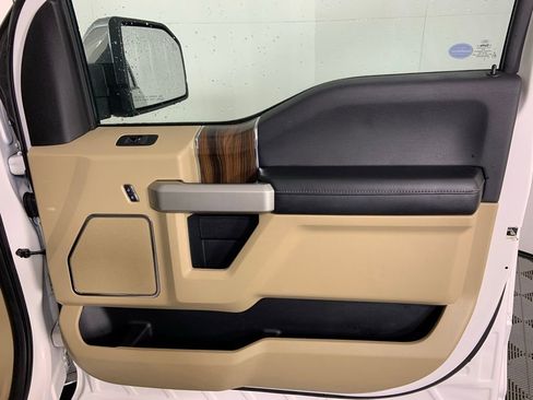 Used 2015 Ford F150 Lariat w/ Equipment Group 502A Luxury AWD/4WD image 24