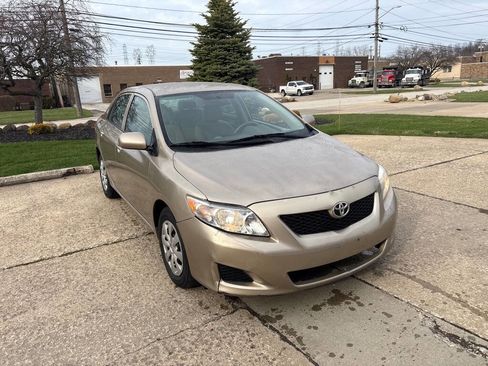 Used 2010 Toyota Corolla image 1