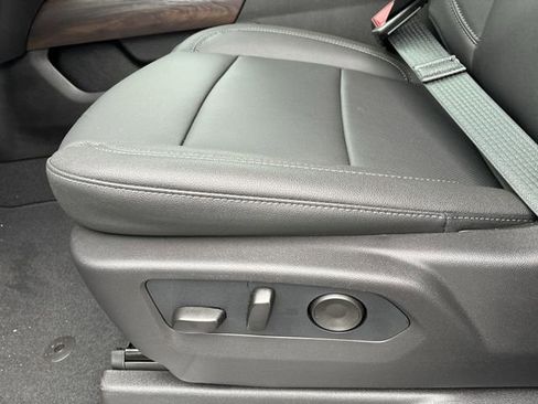 New 2026 GMC Sierra 2500 SLT w/ SLT Convenience Package image 12