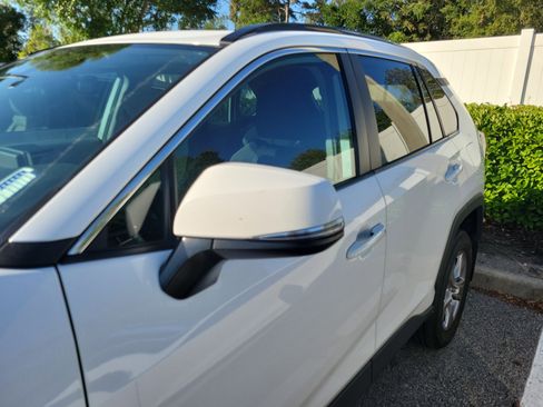 Used 2024 Toyota RAV4 XLE w/ Convenience Package FWD image 23
