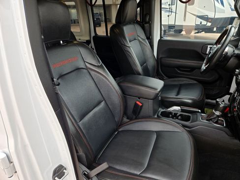 Used 2022 Jeep Wrangler Unlimited Rubicon w/ Cold Weather Group image 27