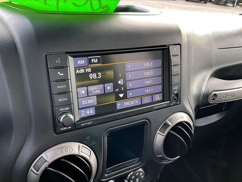 Used 2018 Jeep Wrangler Unlimited Sport w/ Connectivity Group image 21