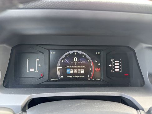 Used 2024 Toyota Tacoma SR5 AWD/4WD image 19