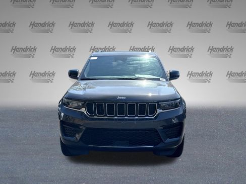Used 2025 Jeep Grand Cherokee Laredo X w/ Luxury Tech Group I image 3