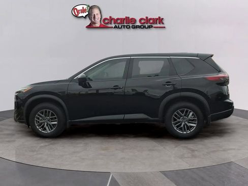 Used 2025 Nissan Rogue S FWD image 2