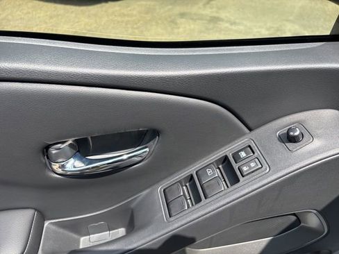 New 2025 Nissan Frontier SV w/ SV Convenience Package image 11