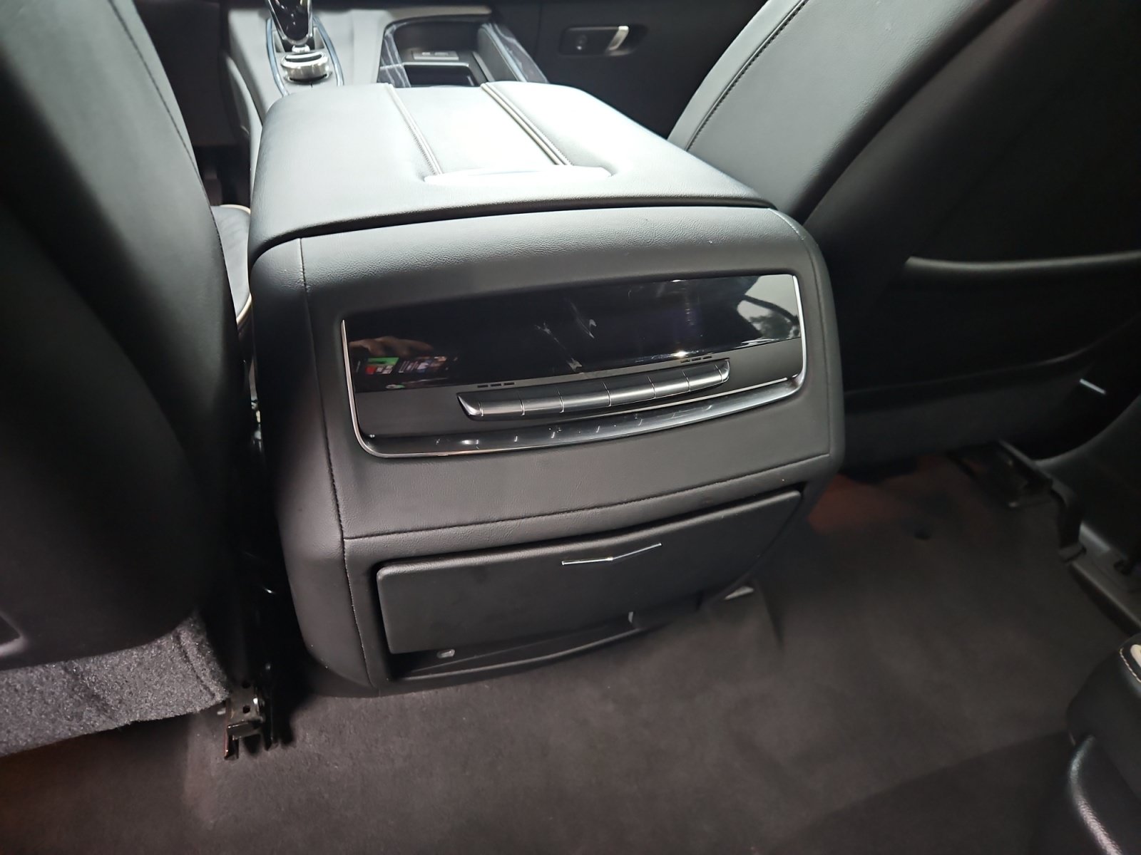 Used 2021 Cadillac Escalade Sport w/ Driver Assist Tech Package AWD/4WD image 14