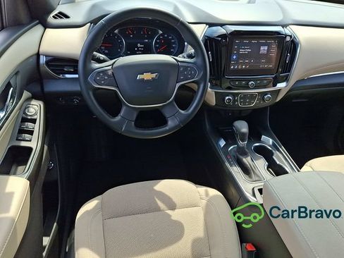 Used 2023 Chevrolet Traverse LT FWD image 12