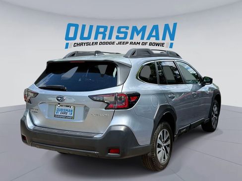Used 2024 Subaru Outback Premium AWD/4WD image 2