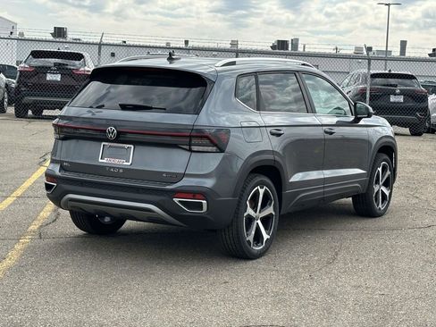New 2026 Volkswagen Taos SEL AWD/4WD image 4