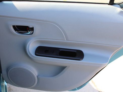 Used 2013 Toyota Prius C Two FWD image 9