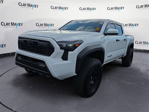 Used 2024 Toyota Tacoma TRD Sport image 1