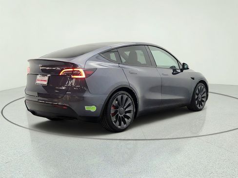 Used 2023 Tesla Model Y Performance AWD/4WD image 5
