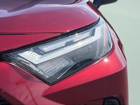 Used 2025 Toyota RAV4 XLE w/ Convenience Package FWD image 25