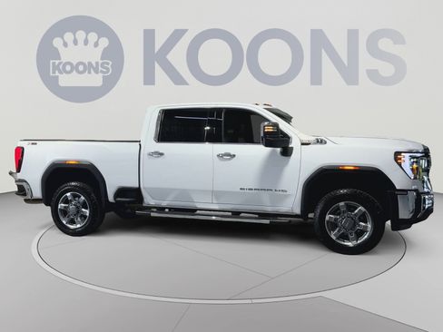 Used 2025 GMC Sierra 2500 SLT w/ SLT Premium Package AWD/4WD image 4