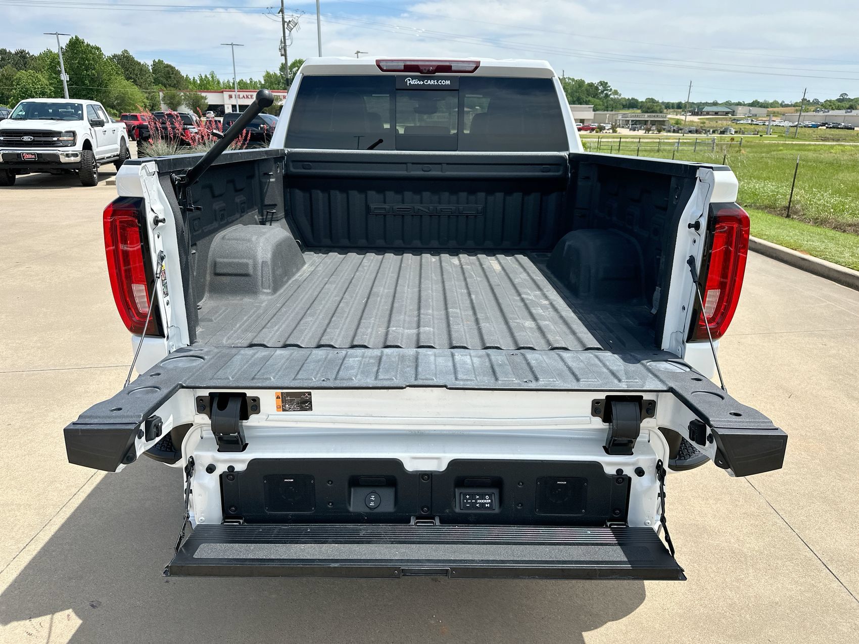 Used 2023 GMC Sierra 1500 Denali Ultimate AWD/4WD image 25