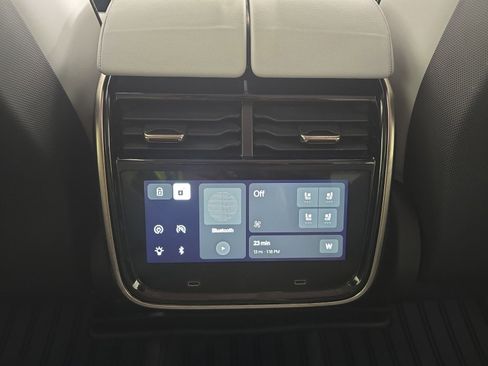 Used 2025 Rivian R1S Adventure image 30