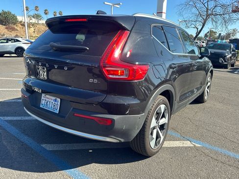 Used 2025 Volvo XC40 B5 Plus AWD/4WD image 3