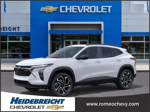 New 2025 Chevrolet Trax RS w/ Sunroof Package image 2