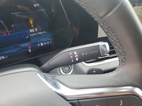 Used 2026 Chevrolet Equinox LT FWD image 23