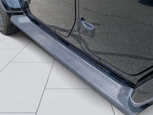 Used 2022 Jeep Wrangler Unlimited Sahara w/ Cold Weather Group image 14