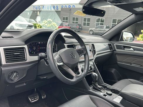 Used 2023 Volkswagen Atlas Cross Sport SEL R-Line AWD/4WD image 2