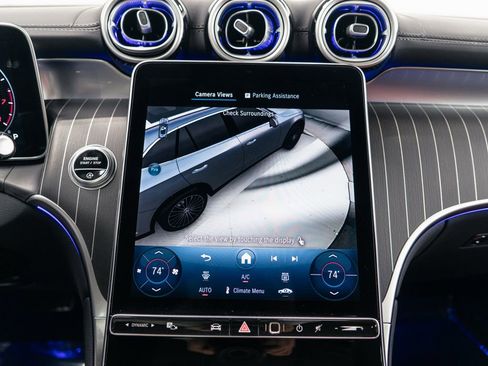 Used 2025 Mercedes-Benz GLC 300 4MATIC image 20