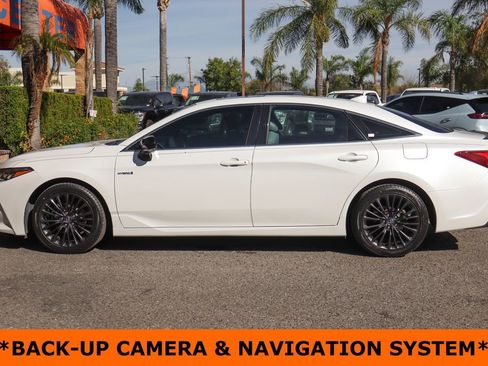 Used 2020 Toyota Avalon XSE image 5