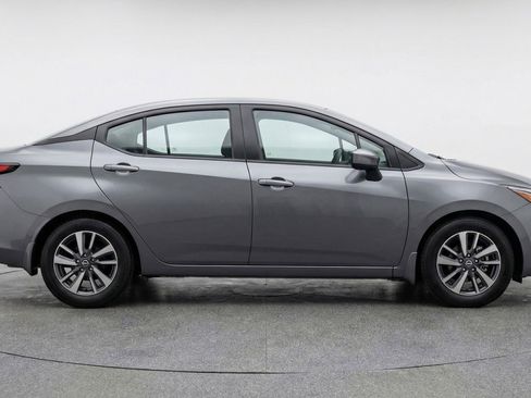 Used 2025 Nissan Versa SV FWD image 8