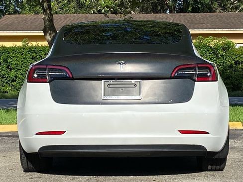 Used 2021 Tesla Model 3 Standard Range Plus RWD image 10