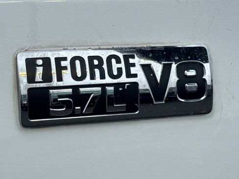 Used 2016 Toyota Tundra SR5 w/ TRD Off Road Package image 19